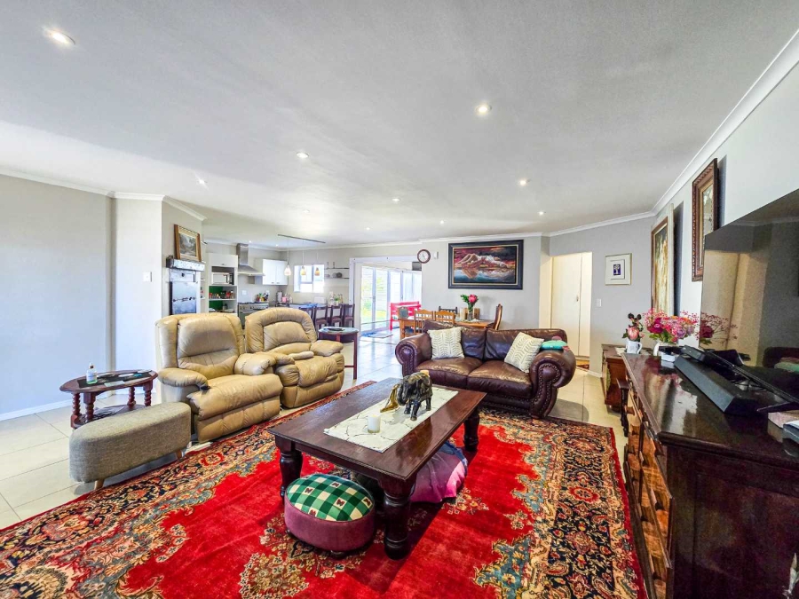 3 Bedroom Property for Sale in Stilbaai Wes Western Cape